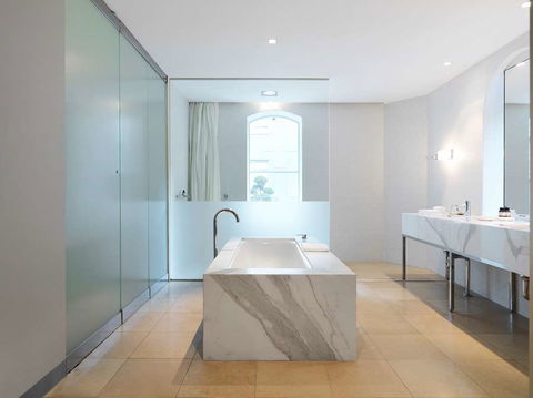 Establishment Hotel - Coogee Beach Accommodation 8
