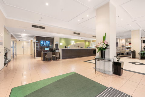 Holiday Inn Darling Harbour - Coogee Beach Accommodation 4