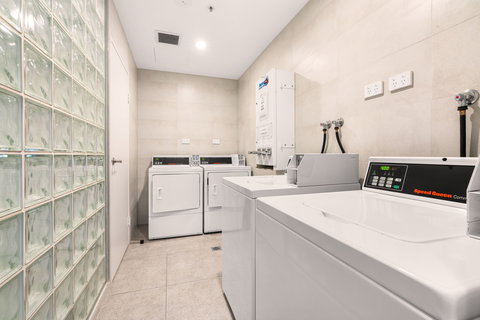 Holiday Inn Darling Harbour - Coogee Beach Accommodation 16