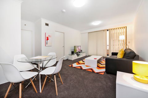 Astra Sydney-Hosking Place - Coogee Beach Accommodation 5