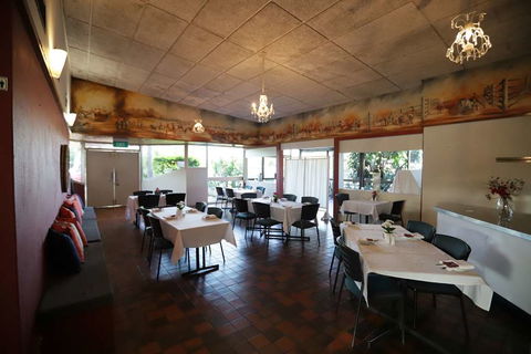 Emerald Central Hotel - Coogee Beach Accommodation 3