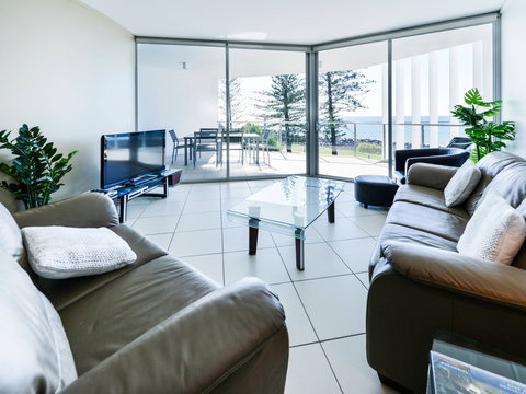 Grand Mercure Apartments Bargara - Coogee Beach Accommodation 7