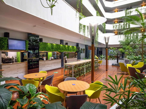 Novotel Darwin Atrium - Coogee Beach Accommodation 3