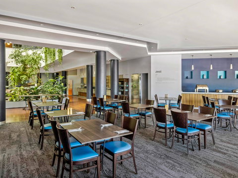 Novotel Darwin Atrium - Coogee Beach Accommodation 11