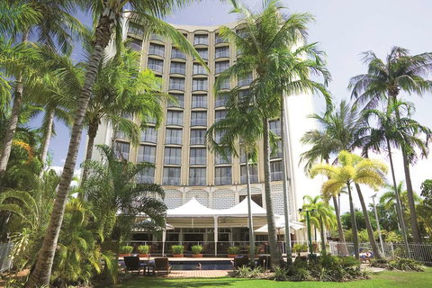 DoubleTree by Hilton Hotel Darwin - Coogee Beach Accommodation 1