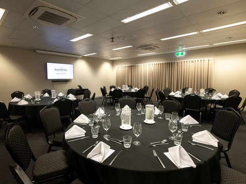 Novotel Darwin Airport Hotel - Coogee Beach Accommodation 10