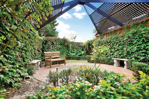 Best Western Plus The Buckingham Inn - Coogee Beach Accommodation 0