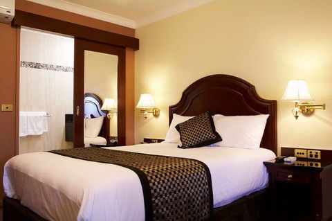 Albury Georgian - Coogee Beach Accommodation 2