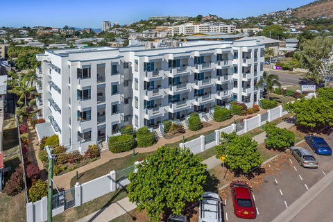 Madison Ocean Breeze - Coogee Beach Accommodation 0