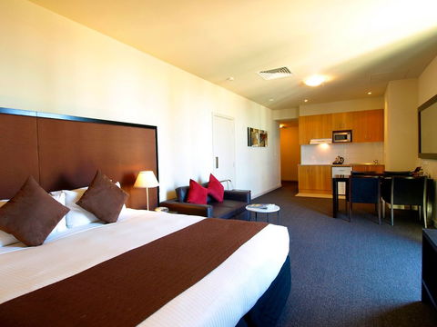 Oaks On Market - Coogee Beach Accommodation 1