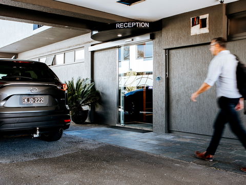 Astor Inn - Coogee Beach Accommodation 0