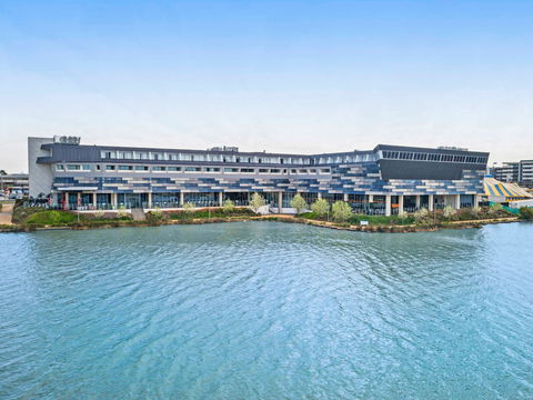 Mercure Melbourne Caroline Springs - Coogee Beach Accommodation 0