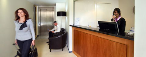 City Edge East Melbourne Serviced Apartm - Coogee Beach Accommodation 1