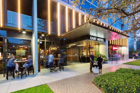 East Hotel - Coogee Beach Accommodation 1