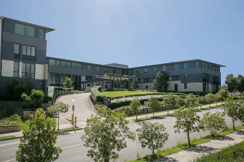 Alpha Hotel Eastern Creek - Coogee Beach Accommodation 0
