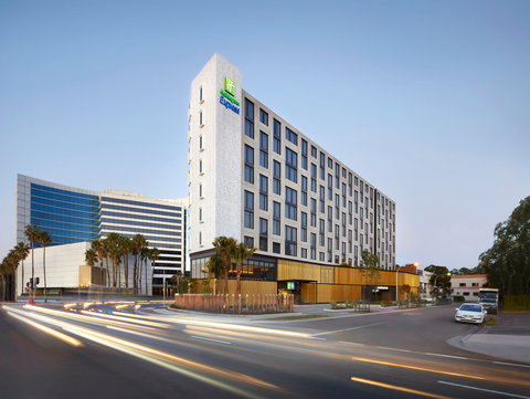 Holiday Inn Express Sydney Airport - Coogee Beach Accommodation 0