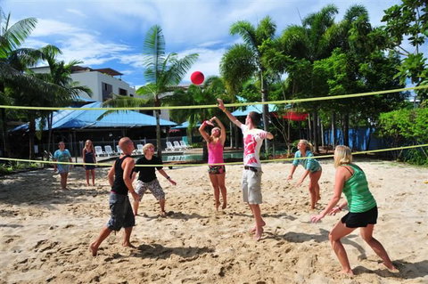 Nomads Cairns Backpackers Resort - Coogee Beach Accommodation 0