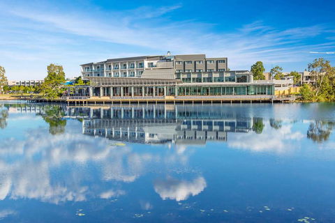 Best Western Plus North Lakes Hotel - Coogee Beach Accommodation 1