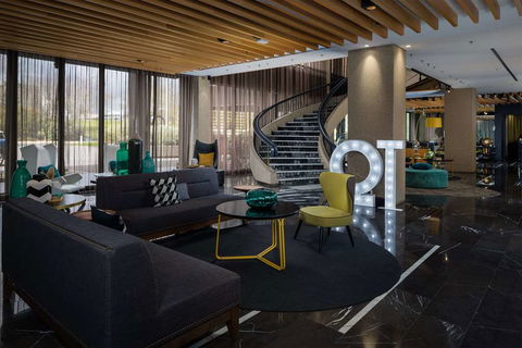 QT Canberra - Coogee Beach Accommodation 2