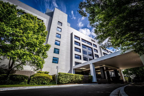 Crowne Plaza Canberra - Coogee Beach Accommodation 1