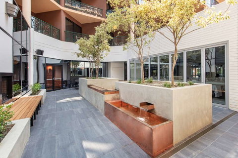 Amora Hotel Riverwalk Melbourne - Coogee Beach Accommodation 2