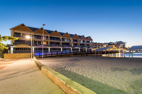 Dolphin Quay Apartment Hotel - Coogee Beach Accommodation 0