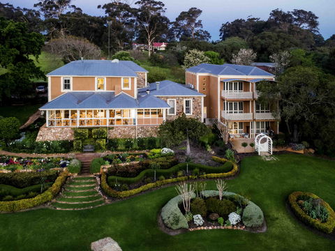 Grand Mercure Basildene Manor - Coogee Beach Accommodation 0