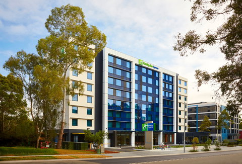 Holiday Inn Express Sydney Macquarie Pk - Coogee Beach Accommodation 2