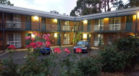 Hepburn Springs Motor Inn - Coogee Beach Accommodation 0