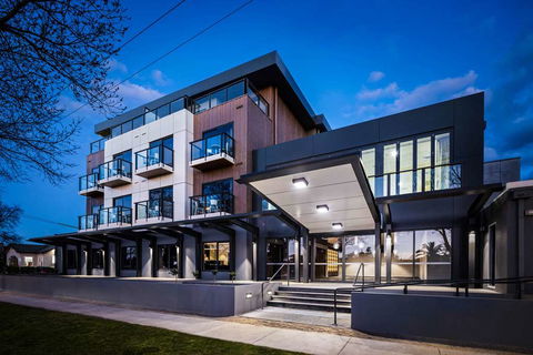 Quality Hotel Lakeside - Coogee Beach Accommodation 0