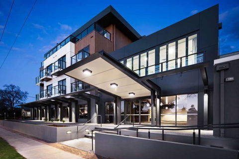 Quality Hotel Lakeside - Coogee Beach Accommodation 1