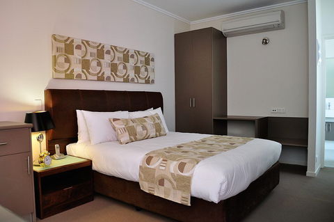 Quality Suites Fremantle - Coogee Beach Accommodation 1