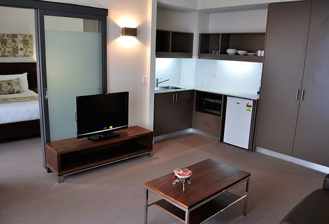 Quality Suites Fremantle - Coogee Beach Accommodation 2