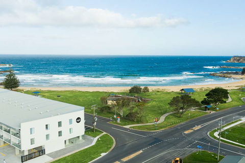 Abode Malua Bay - Coogee Beach Accommodation 1