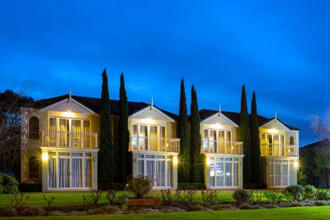 Best Western Colonial Village Motel - Coogee Beach Accommodation 0