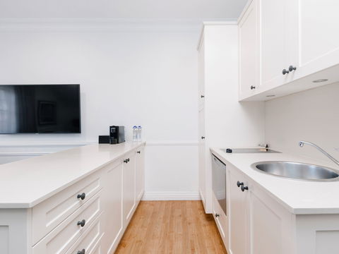Grand Mercure The Hills Lodge - Coogee Beach Accommodation 11