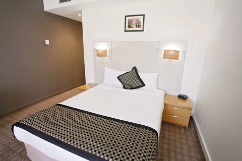 Golden Pebble Hotel - Coogee Beach Accommodation 2
