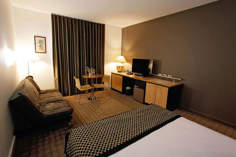 Golden Pebble Hotel - Coogee Beach Accommodation 5
