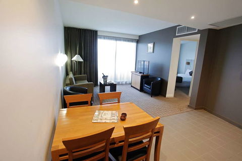 Golden Pebble Hotel - Coogee Beach Accommodation 6