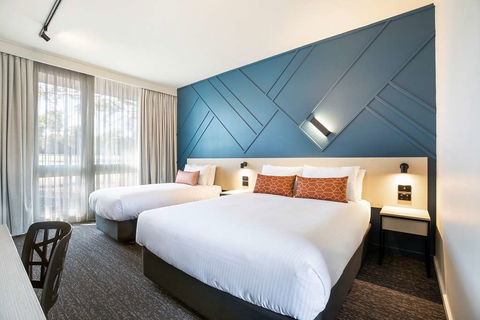 Nightcap At Sandown Park Hotel - Coogee Beach Accommodation 1