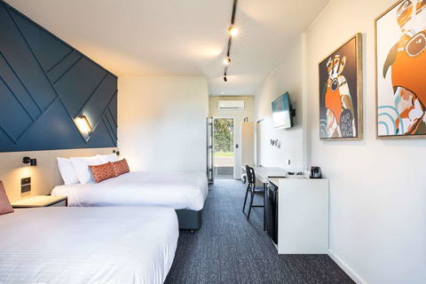 Nightcap At Sandown Park Hotel - Coogee Beach Accommodation 4
