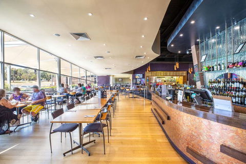 Nightcap At Sandown Park Hotel - Coogee Beach Accommodation 6
