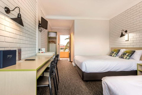 Boomerang Hotel - Coogee Beach Accommodation 9