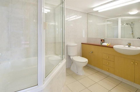 Springwood Tower Apartment Hotel - Coogee Beach Accommodation 2