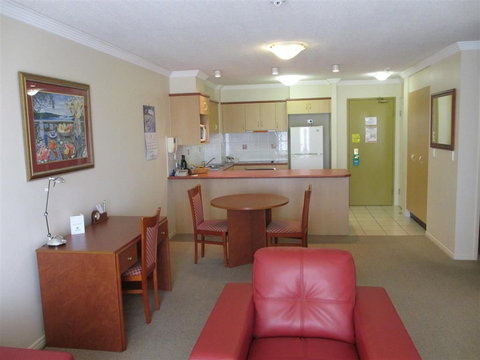 Springwood Tower Apartment Hotel - Coogee Beach Accommodation 8