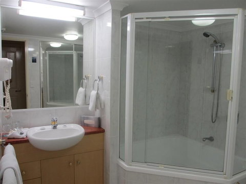 Springwood Tower Apartment Hotel - Coogee Beach Accommodation 9