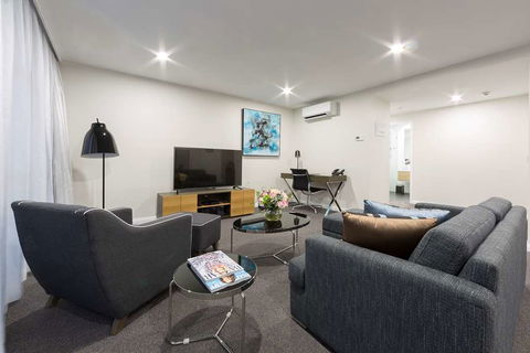 Avenue Hotel Canberra - Coogee Beach Accommodation 9