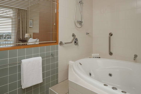 Rydges Newcastle - Coogee Beach Accommodation 14