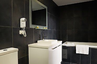 Crown on Darby - Coogee Beach Accommodation 5