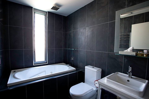 Crown on Darby - Coogee Beach Accommodation 7